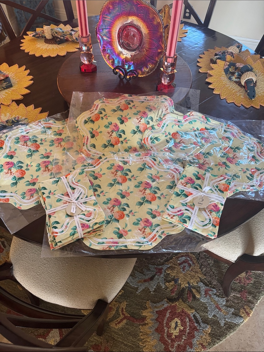 Anthropologie (4) Placemats & (4) Napkins - Picture 2 of 7